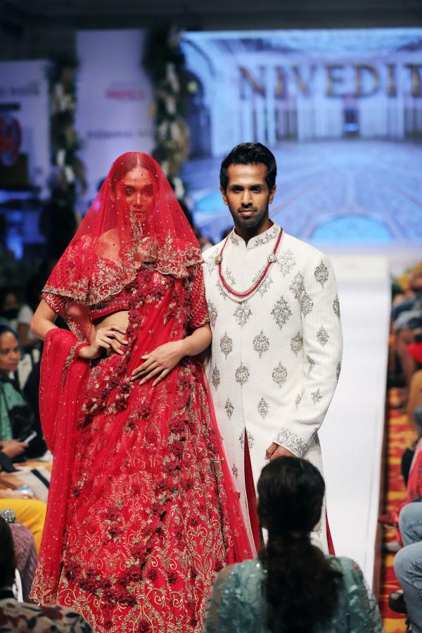 斯里兰卡新娘新郎时装秀