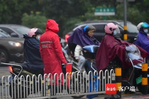 @海南人,你的羽绒服穿起来了吗?看看他们的御寒装备… @海南人,你的羽绒服穿起来了吗?看看他们的御寒装备…