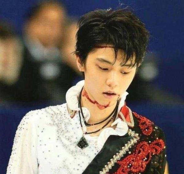 羽生结弦“小樱花”考斯滕亮相，华美比赛服背后有哪些门道？