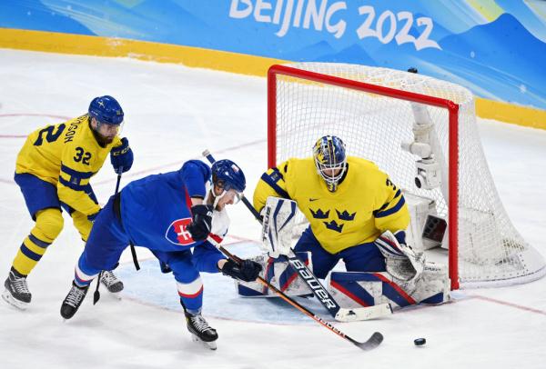北京冬奥会冰球综述加拿大芬兰成大赢家中国冰球未来可期
