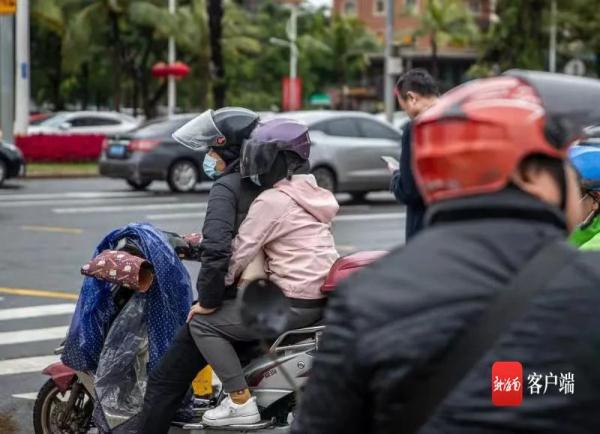 @海南人,你的羽绒服穿起来了吗?看看他们的御寒装备… @海南人,你的羽绒服穿起来了吗?看看他们的御寒装备…