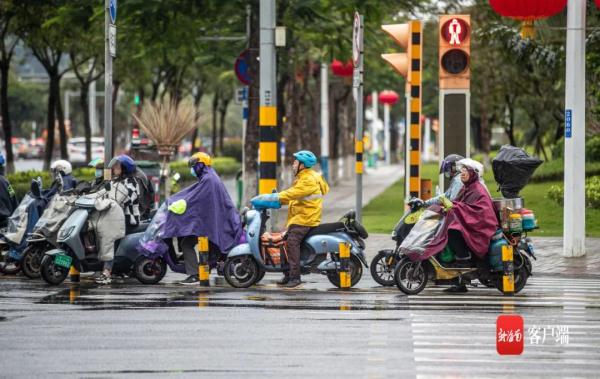 @海南人,你的羽绒服穿起来了吗?看看他们的御寒装备… @海南人,你的羽绒服穿起来了吗?看看他们的御寒装备…