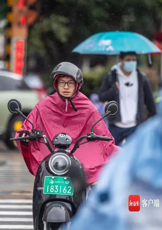 @海南人,你的羽绒服穿起来了吗?看看他们的御寒装备… @海南人,你的羽绒服穿起来了吗?看看他们的御寒装备…