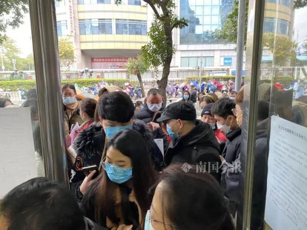 “爱”最多的日子，柳州新人“扯证”秀甜蜜！婚登中心提醒……