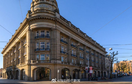 荷兰:男子抢苹果店劫持人质要2亿欧元赎金 警方开车将其撞倒 荷兰:男子抢苹果店劫持人质要2亿欧元赎金 警方开车将其撞倒