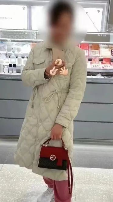 举办完婚礼后，他才知道“妻子”是男的！