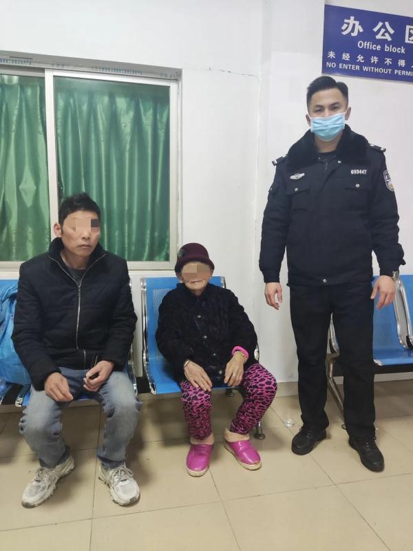 分别时,老人热泪盈眶地说...... 分别时,老人热泪盈眶地说......