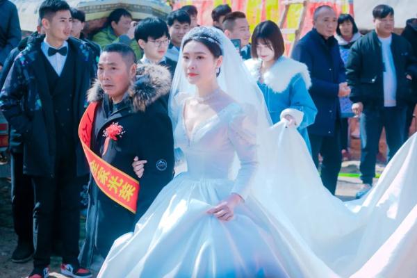 喜上加喜！功臣嫁给功臣