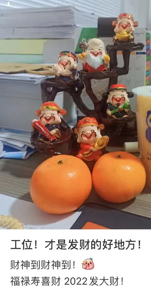 办公桌都“内卷”成这样了，也太好看了！