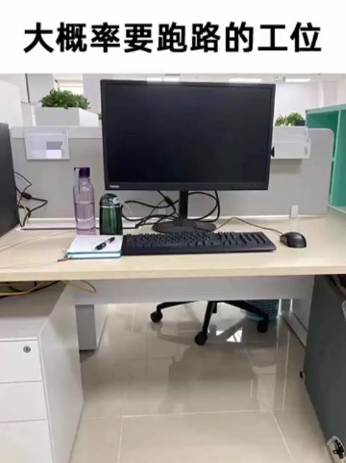 办公桌都“内卷”成这样了，也太好看了！