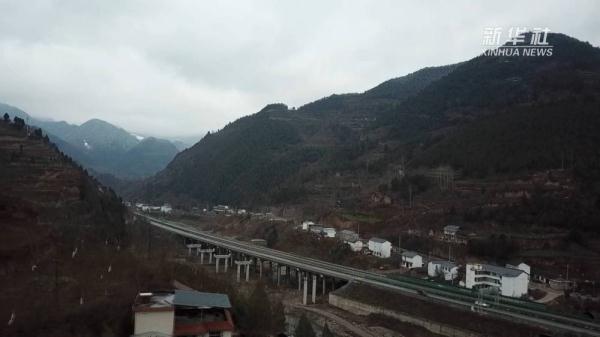 奋进新征程 建功新时代|“绿色高速”守护美丽乡村 奋进新征程 建功新时代|“绿色高速”守护美丽乡村