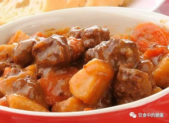 炖牛肉先焯水还是先切？原来一直弄错，怪不得牛肉缩水严重