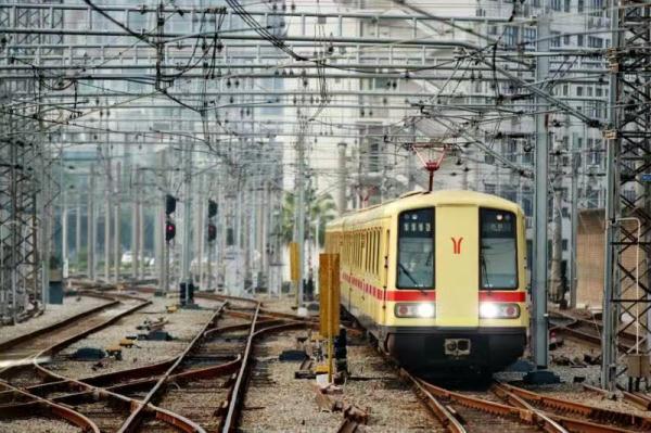 “服役”近25年,广州地铁一号线下月大修!乘客须知→ “服役”近25年,广州地铁一号线下月大修!乘客须知→