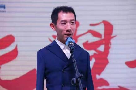 考上同济研究生无臂少年通过法考,下一个目标是读博 考上同济研究生无臂少年通过法考,下一个目标是读博