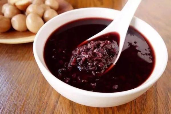 早餐不能吃“大米粥”？告诫：不仅大米粥，3种早餐建议少碰