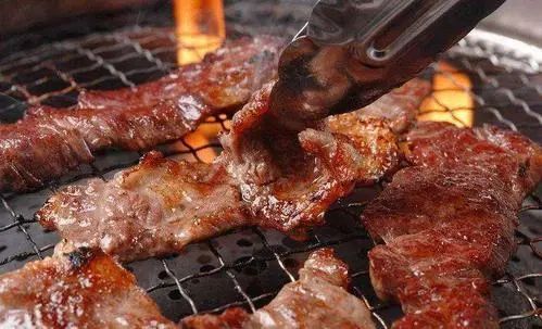 鱼肉是癌症的“发物”吗？消化科医生建议：这6物，能不吃就不吃