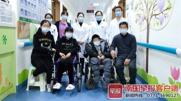 轮椅上长大的姐弟俩用上天价药 曾经每针近70万元