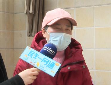 邻居在天井搭玻璃棚,上海阿姨直呼:好害怕!这到底算不算违建? 邻居在天井搭玻璃棚,上海阿姨直呼:好害怕!这到底算不算违建?