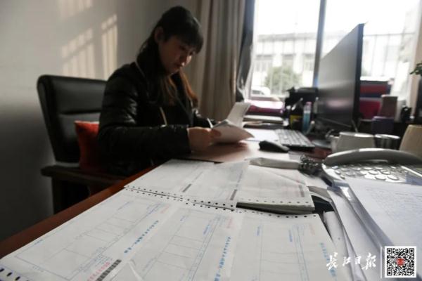 匿名捐款3年的“鸭舌帽奶奶”找到了！