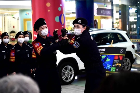 身高1米9的天津女警花！竟然还是全国冠军！