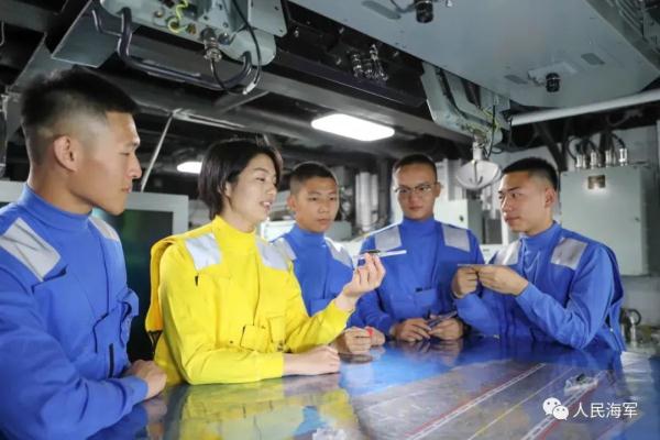 一条女兵的朋友圈火了,看她们的奋斗青春! 一条女兵的朋友圈火了,看她们的奋斗青春!