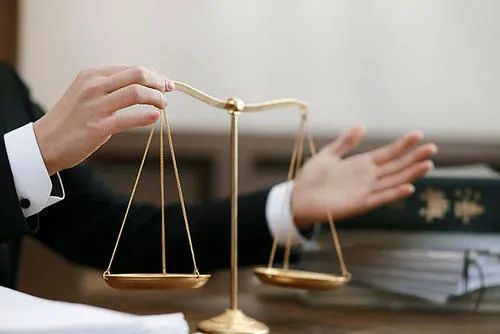 女子“被小三”后提分手反遭威胁！忍无可忍刺伤对方成被告…