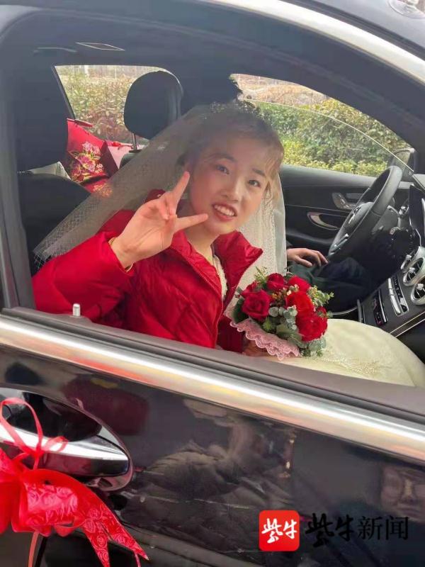 福利院女孩出嫁被“娘家人”祝福，网友：她也是有“坚强后盾”的新娘