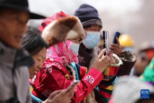 搬迁牧民喜迎藏历新年