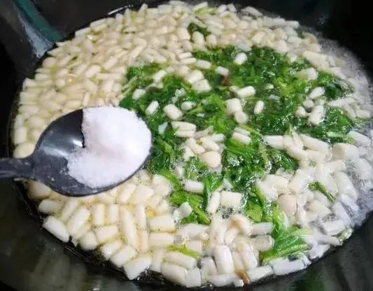 惊蛰将至，这5道汤多给家人喝，去春燥养脾胃，顺应时节营养足！