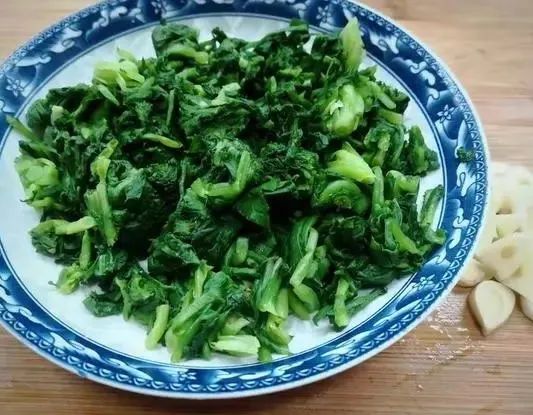 惊蛰将至，这5道汤多给家人喝，去春燥养脾胃，顺应时节营养足！