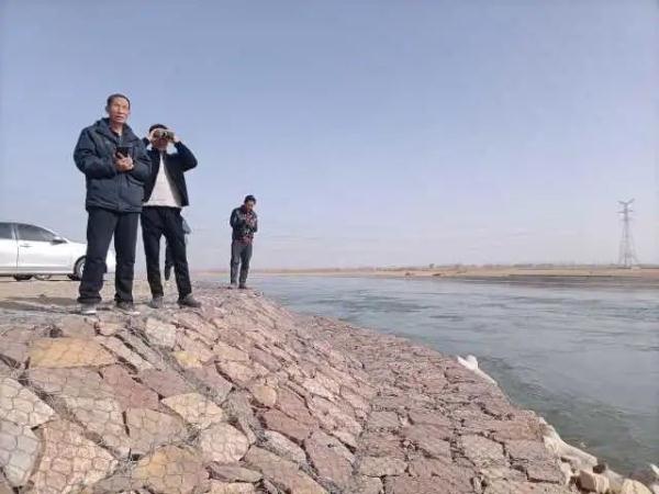 宁夏三男子乘橡皮筏到黄河捡奇石，落水身亡！