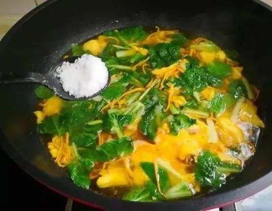 惊蛰将至，这5道汤多给家人喝，去春燥养脾胃，顺应时节营养足！