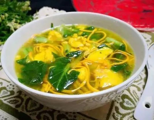 惊蛰将至，这5道汤多给家人喝，去春燥养脾胃，顺应时节营养足！