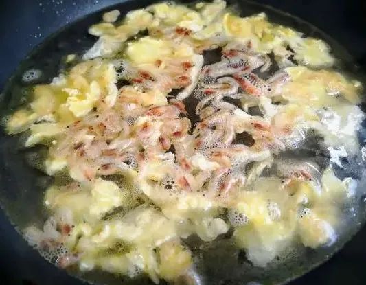 惊蛰将至，这5道汤多给家人喝，去春燥养脾胃，顺应时节营养足！