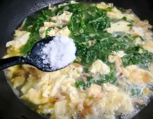 惊蛰将至，这5道汤多给家人喝，去春燥养脾胃，顺应时节营养足！