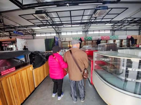 上海南京路三家老字号暂别！市民纷纷来打卡