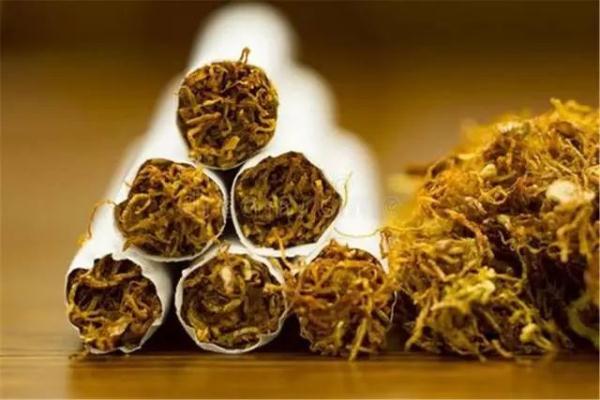 该进“黑名单”的4种香烟！烟厂老员工直言：烟瘾再大，也别抽