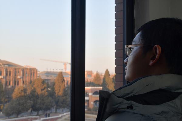 北京:轮椅上的清华博士 北京:轮椅上的清华博士