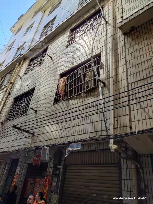 嘣！突然爆炸！昆明一男子做饭时被120拉走