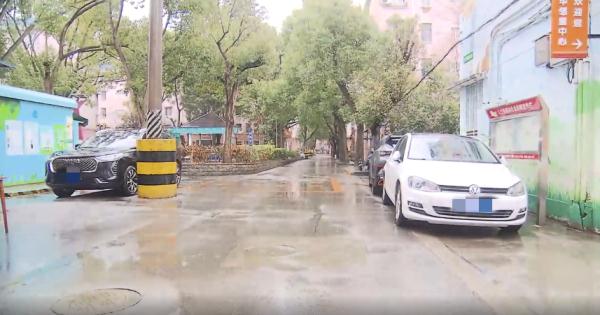 沪一男子用“一键挪车”报复前同事，竟是因为对方删了自己微信...