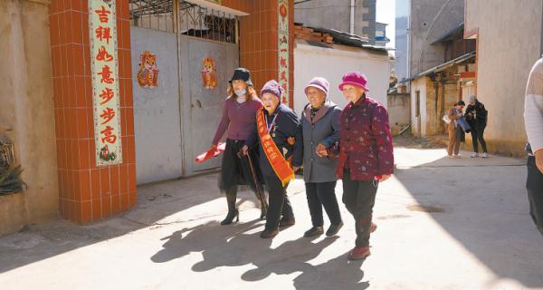 欢迎您回家，93岁抗战老兵田奶奶