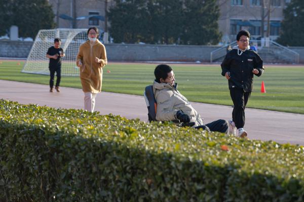 北京:轮椅上的清华博士 北京:轮椅上的清华博士