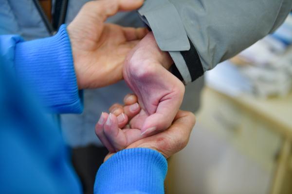 北京:轮椅上的清华博士 北京:轮椅上的清华博士