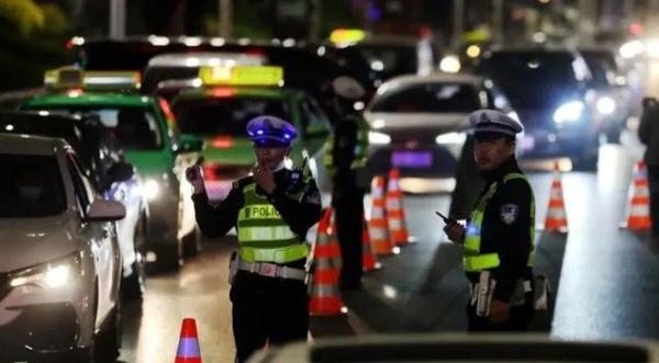 珠海炸街党凌晨准时出现，根本睡不了安稳觉，交警出手了！