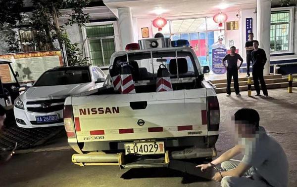 真胆大！为逃处罚，竟偷偷给警车装GPS定位器！ 