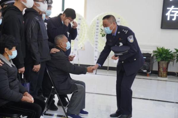 一路走好!池州公安民警胡晓华因公牺牲 一路走好!池州公安民警胡晓华因公牺牲
