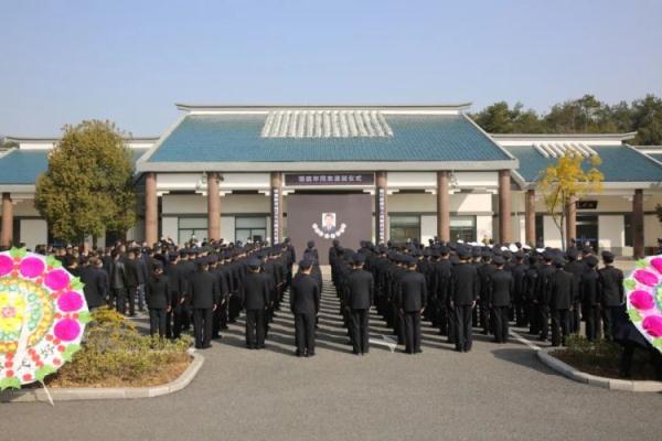 一路走好!池州公安民警胡晓华因公牺牲 一路走好!池州公安民警胡晓华因公牺牲