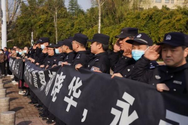 一路走好!池州公安民警胡晓华因公牺牲 一路走好!池州公安民警胡晓华因公牺牲