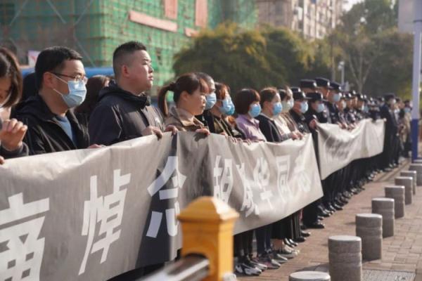 一路走好!池州公安民警胡晓华因公牺牲 一路走好!池州公安民警胡晓华因公牺牲