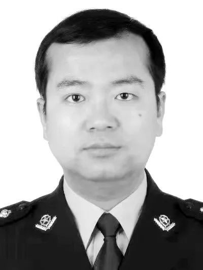 一路走好!池州公安民警胡晓华因公牺牲 一路走好!池州公安民警胡晓华因公牺牲